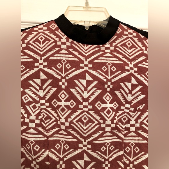 Tribal Print Open Back Crop Top - Picture 8 of 8